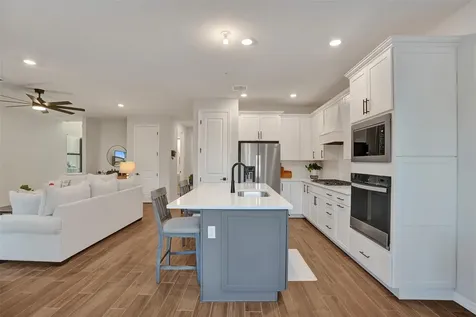 4422 S Silverwood Lane Oakland Park FL 33309