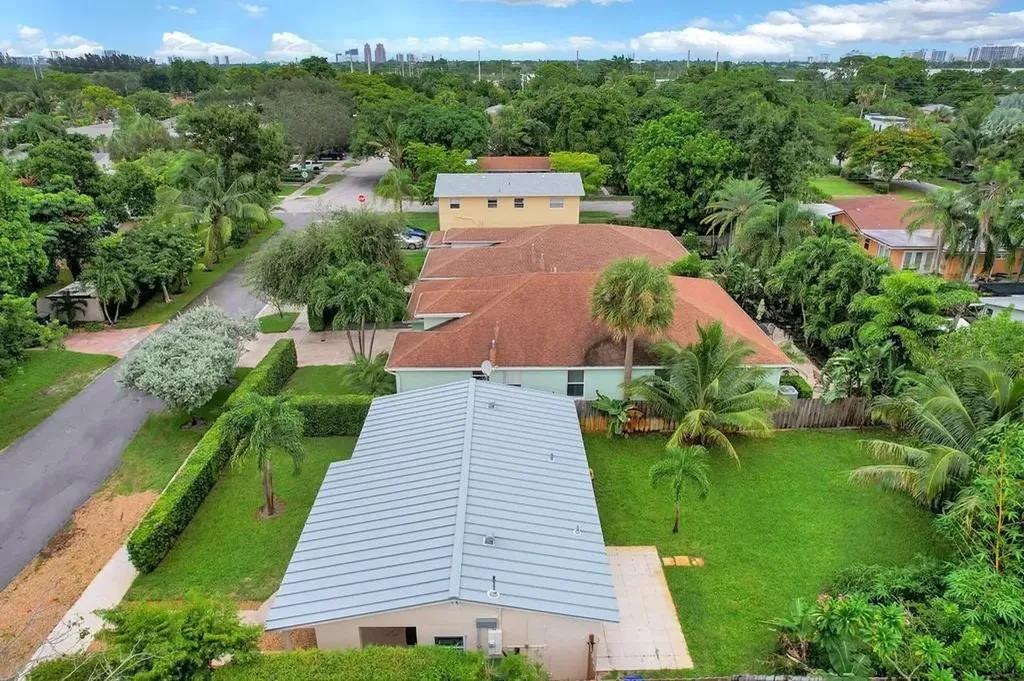 820 NE 17th Street Fort Lauderdale FL 33305