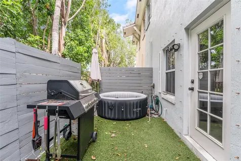 422 NE 1st Avenue Pompano Beach FL 33060