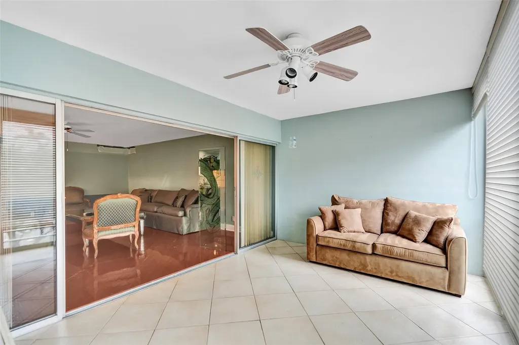 3000 NE 48th Street Fort Lauderdale FL 33308