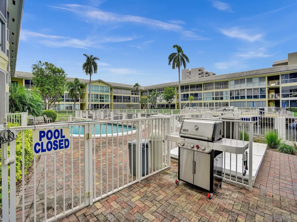 3000 NE 48th Street Fort Lauderdale FL 33308