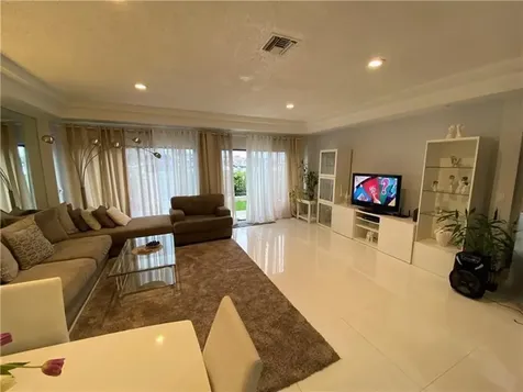 21135 Helmsman Drive Miami FL 33180