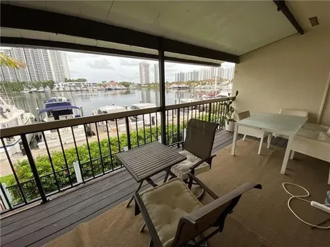 21135 Helmsman Drive Miami FL 33180