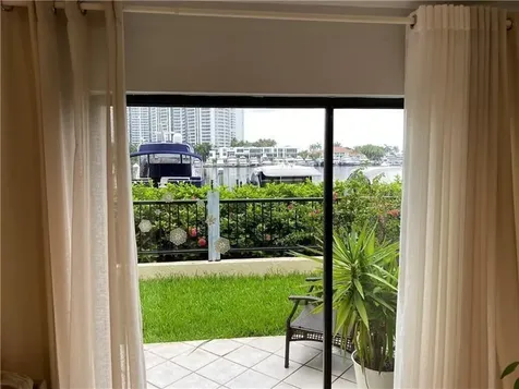 21135 Helmsman Drive Miami FL 33180