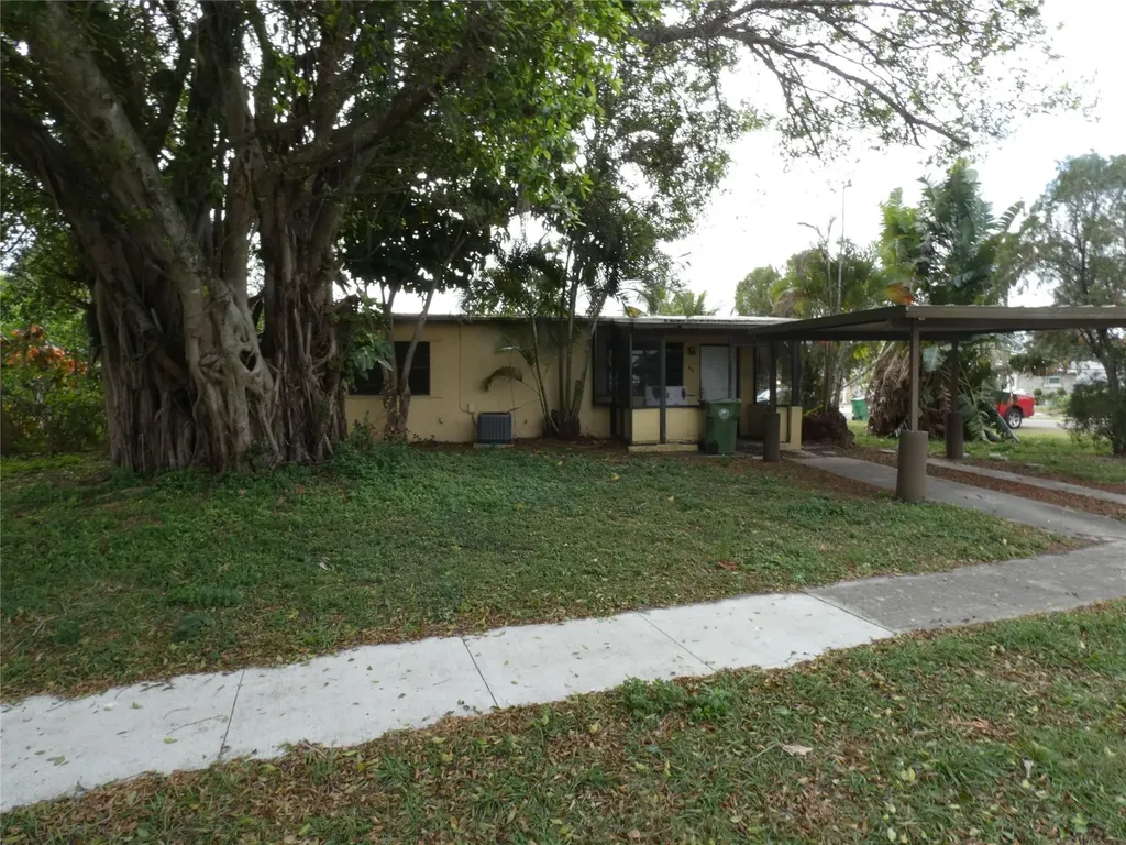 82 Tortuga Road Palm Springs FL 33461