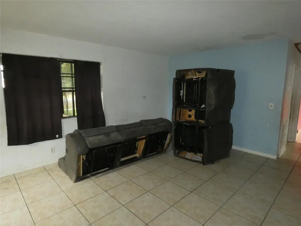 82 Tortuga Road Palm Springs FL 33461