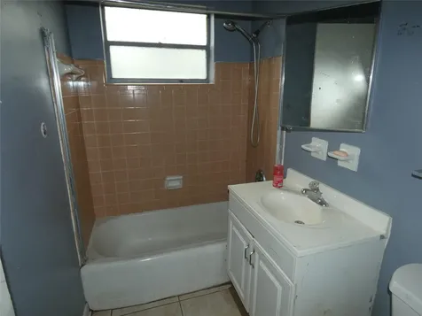 82 Tortuga Road Palm Springs FL 33461