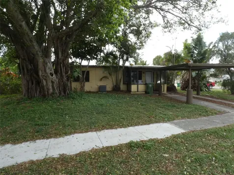 82 Tortuga Road Palm Springs FL 33461