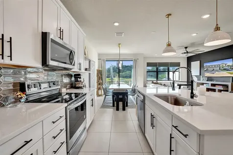 2118 Appleton Circle Oakland Park FL 33309