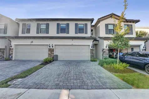 2118 Appleton Circle Oakland Park FL 33309