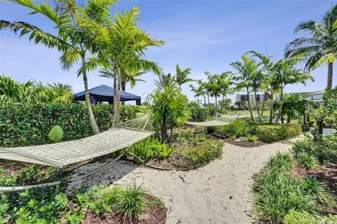2118 Appleton Circle Oakland Park FL 33309