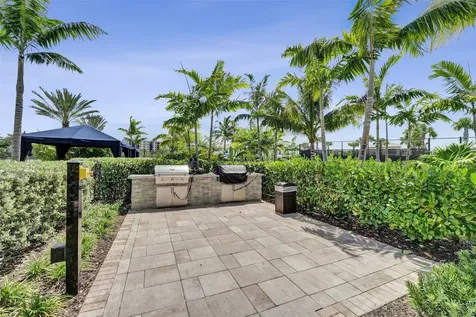 2118 Appleton Circle Oakland Park FL 33309