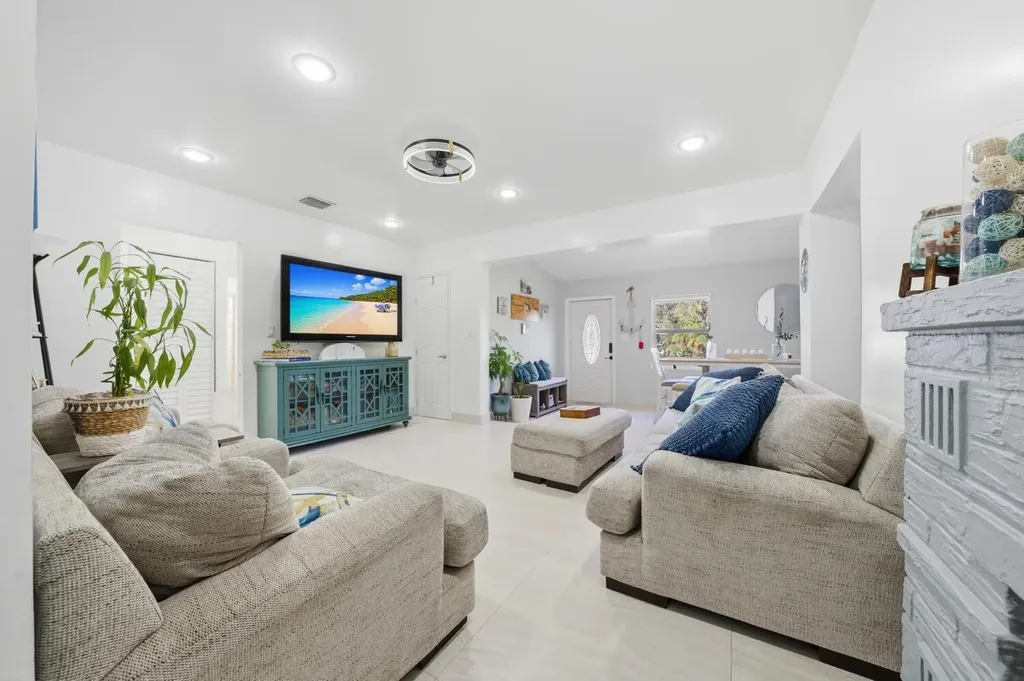1308 SW 17th Avenue Fort Lauderdale FL 33312