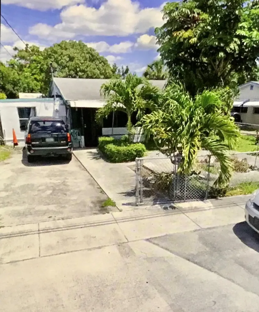 5663 Flagler Street Hollywood FL 33023
