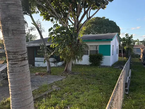 5663 Flagler Street Hollywood FL 33023