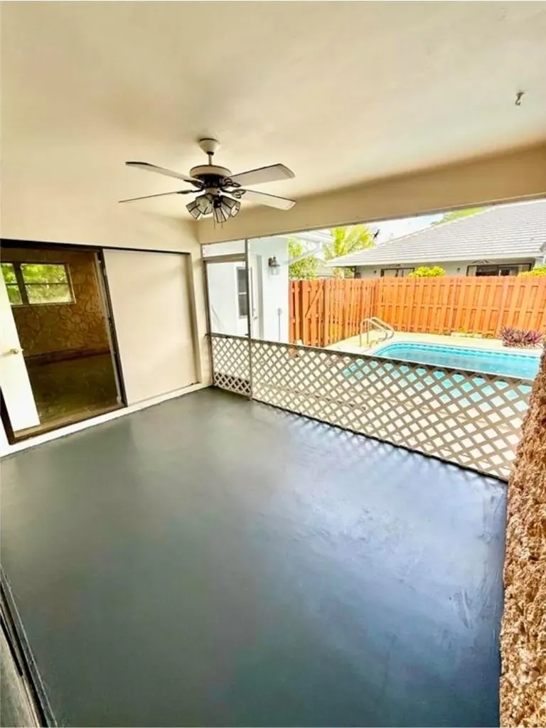 2382 NW 86th Lane Coral Springs FL 33065