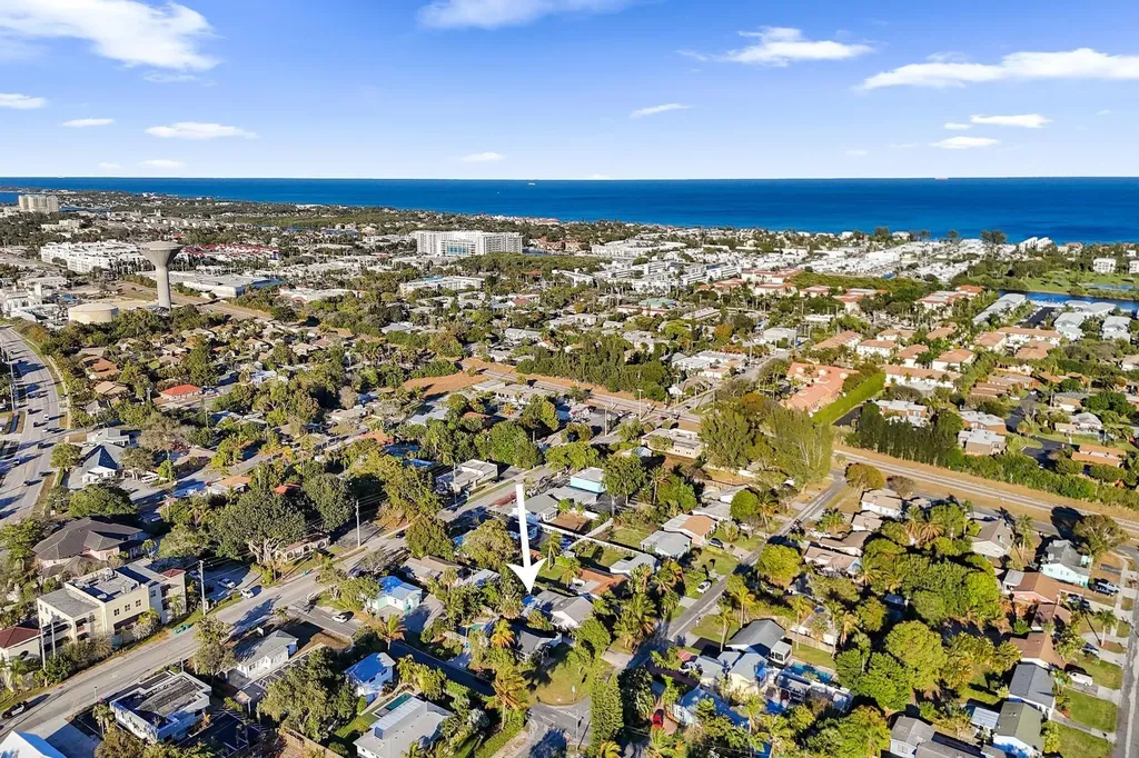 201 SE 24 Avenue Boynton Beach FL 33435