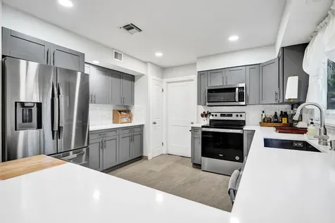 201 SE 24 Avenue Boynton Beach FL 33435