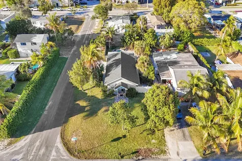 201 SE 24 Avenue Boynton Beach FL 33435