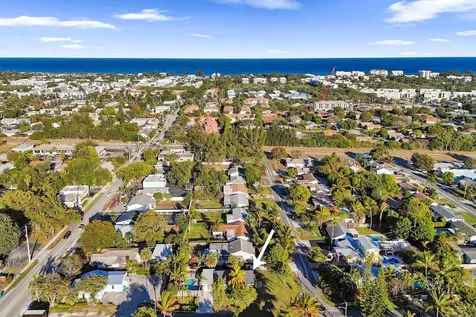 201 SE 24 Avenue Boynton Beach FL 33435