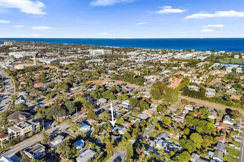201 SE 24 Avenue Boynton Beach FL 33435