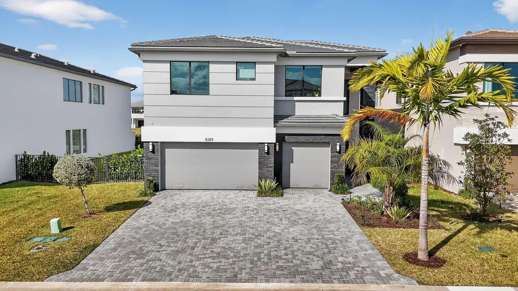 8289 Royal County Down Road Boca Raton FL 33434