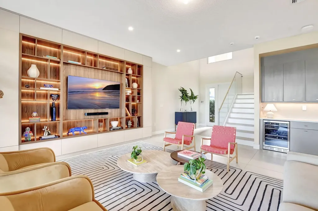 8289 Royal County Down Road Boca Raton FL 33434