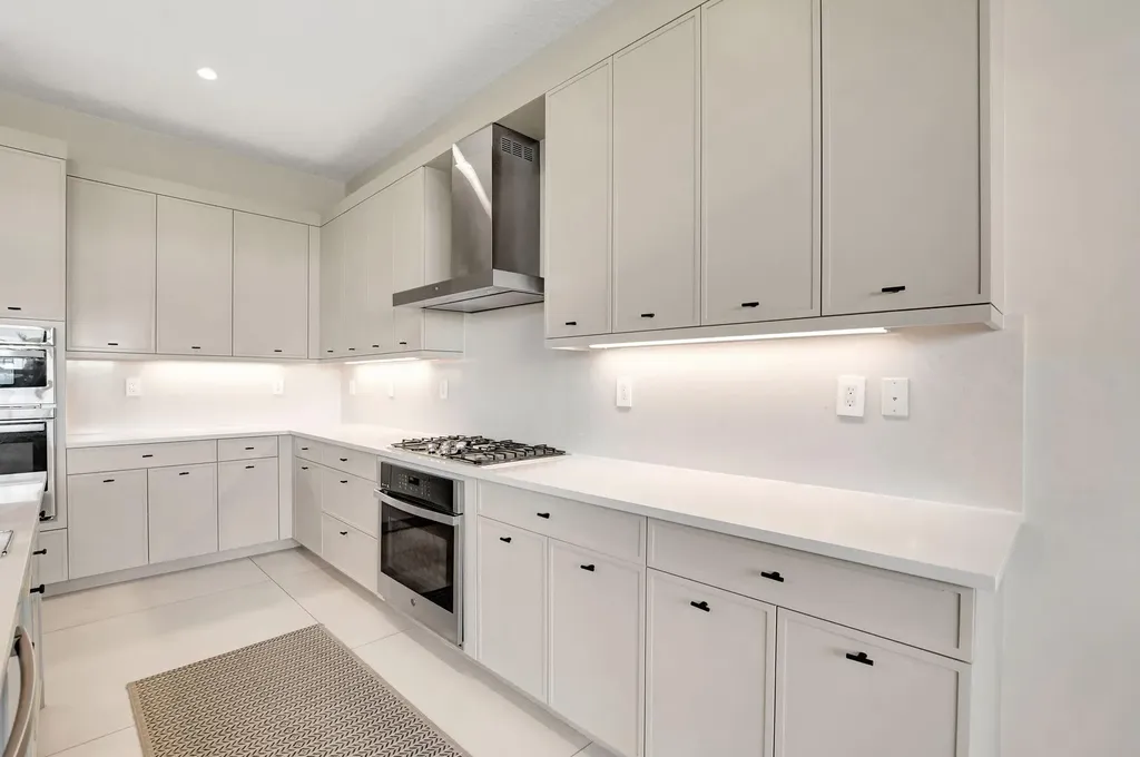 8289 Royal County Down Road Boca Raton FL 33434