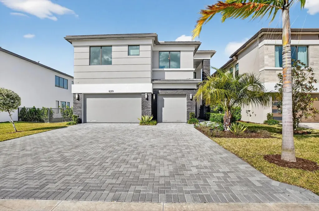 8289 Royal County Down Road Boca Raton FL 33434