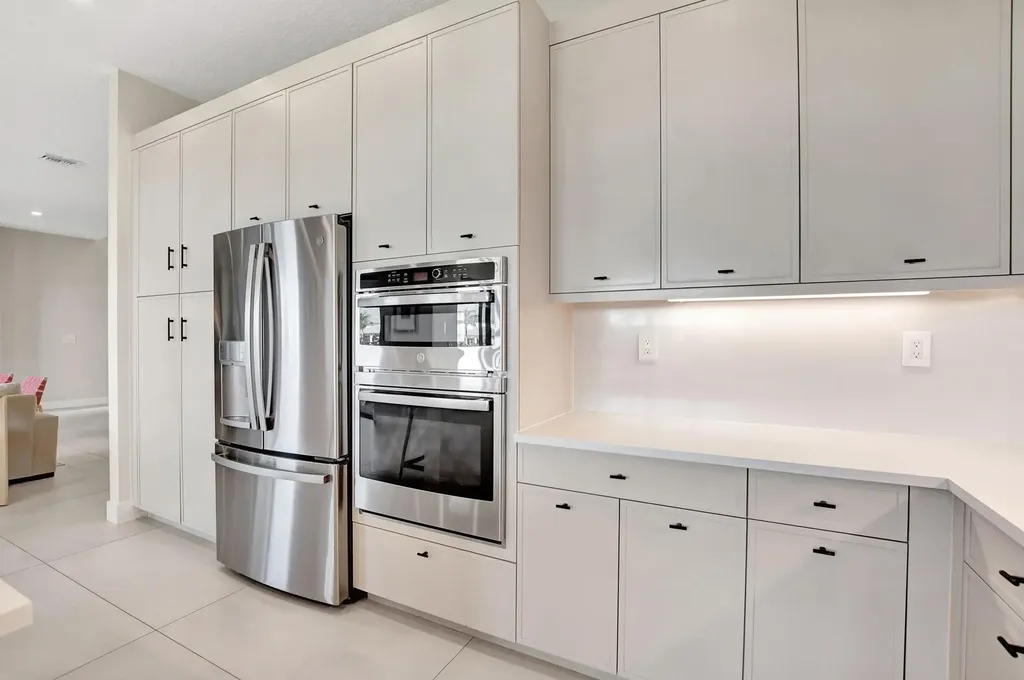 8289 Royal County Down Road Boca Raton FL 33434