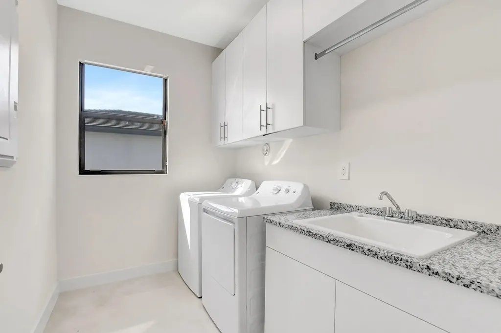 8289 Royal County Down Road Boca Raton FL 33434