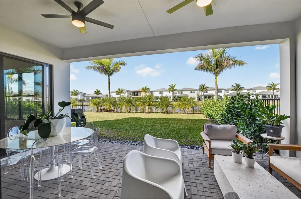 8289 Royal County Down Road Boca Raton FL 33434