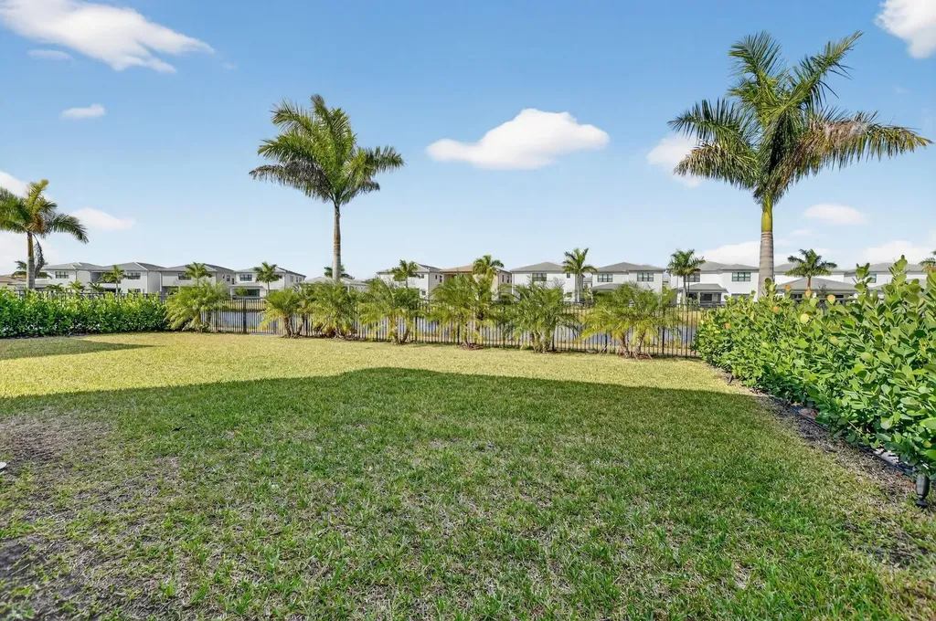 8289 Royal County Down Road Boca Raton FL 33434