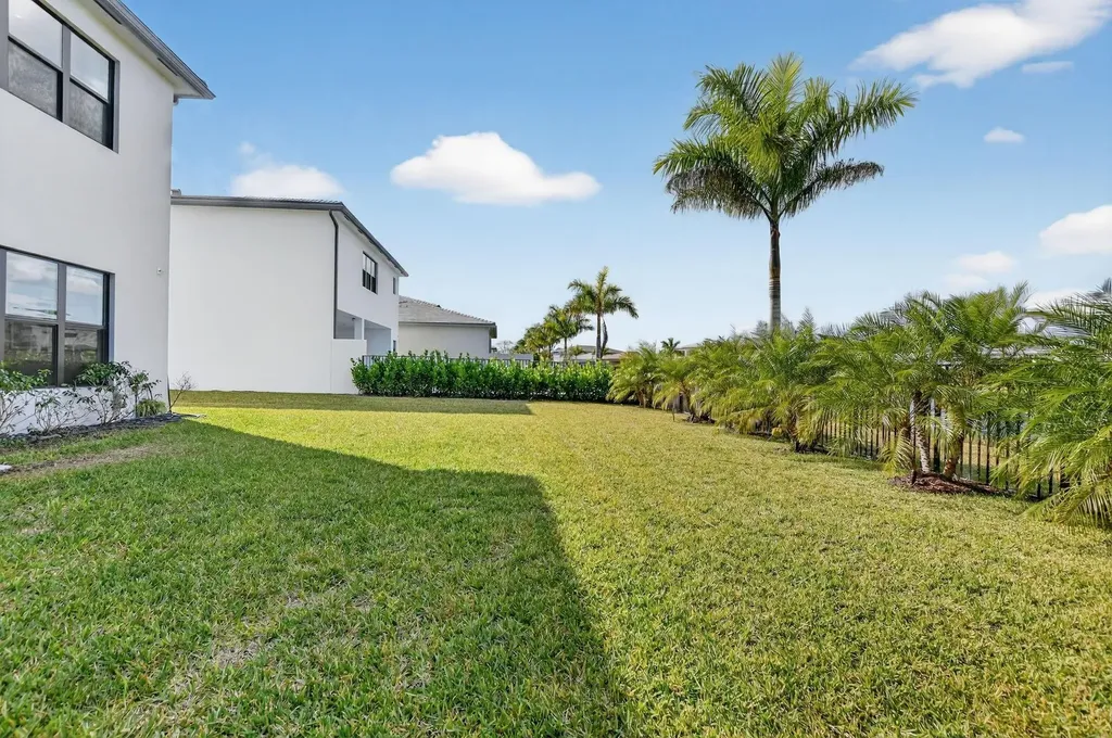 8289 Royal County Down Road Boca Raton FL 33434