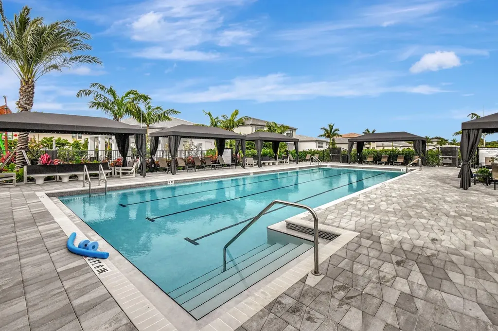 8289 Royal County Down Road Boca Raton FL 33434