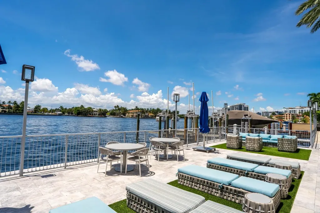209 N Birch Road Fort Lauderdale FL 33304