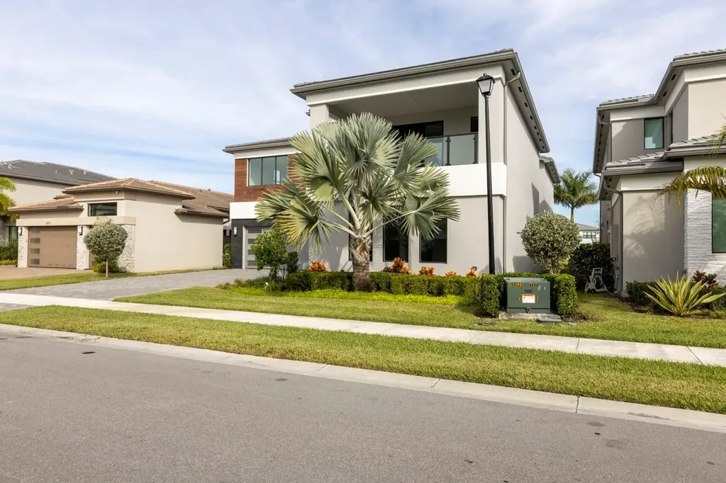 8571 Shoreacres Street Boca Raton FL 33434