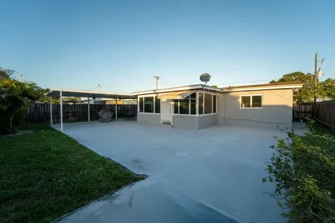 2501 NW 84th Way Sunrise FL 33322
