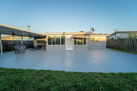 2501 NW 84th Way Sunrise FL 33322