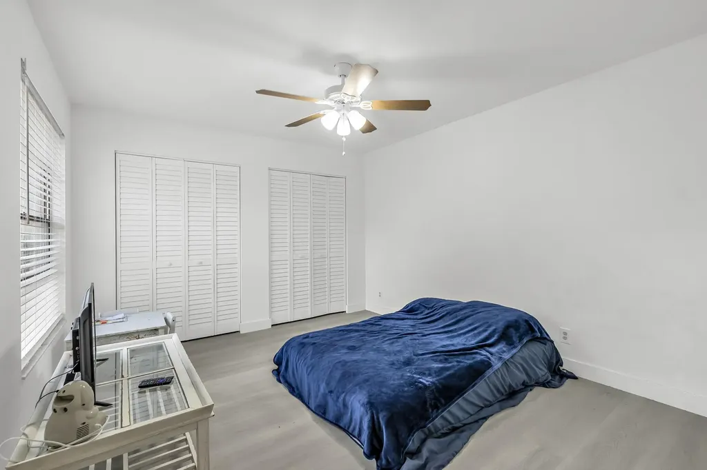 2540 NW 99 Avenue Coral Springs FL 33065