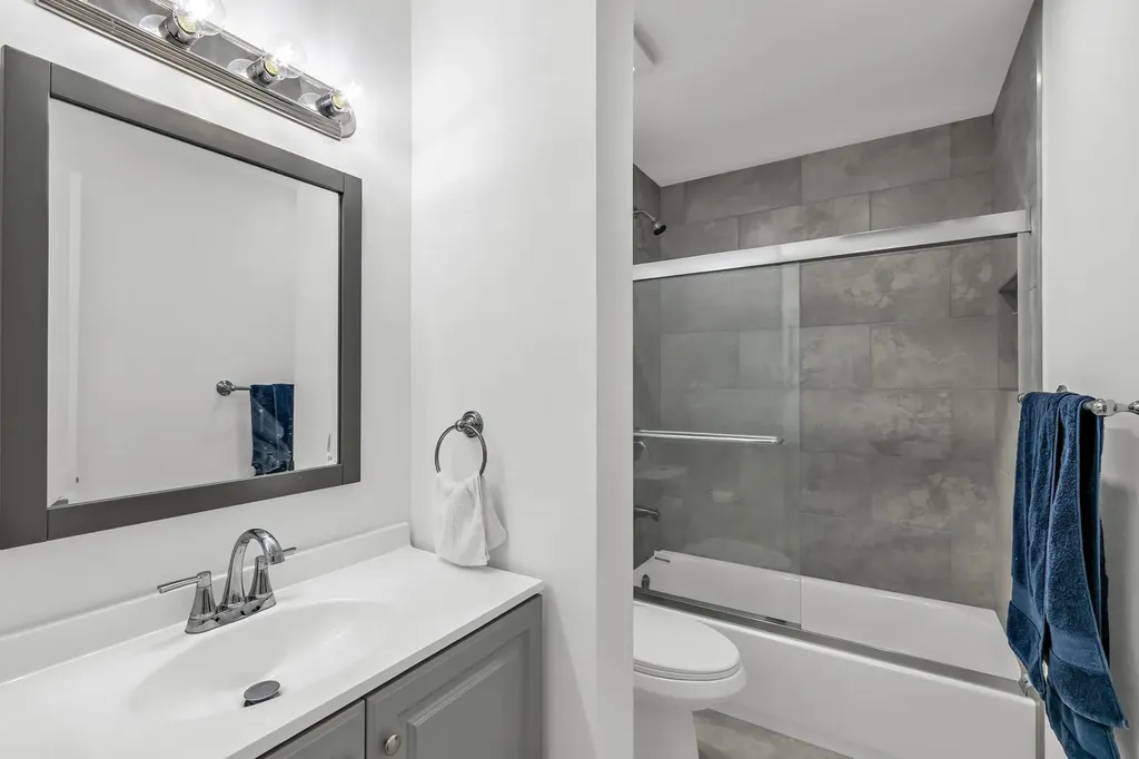2540 NW 99 Avenue Coral Springs FL 33065