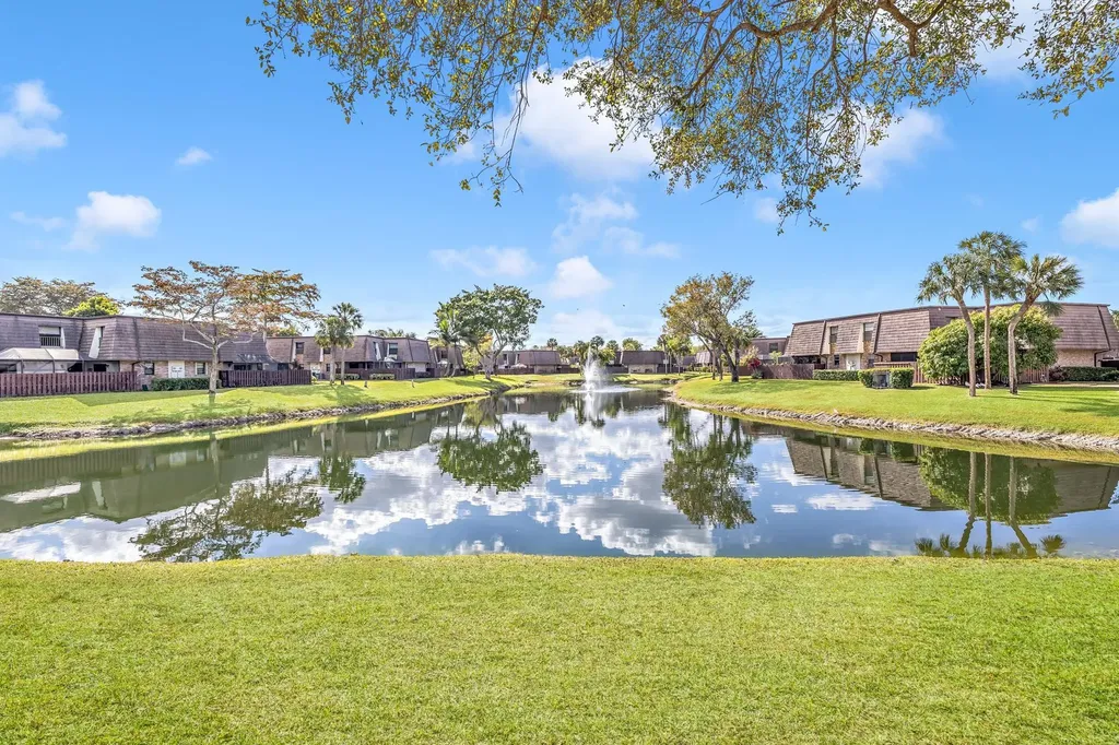 2540 NW 99 Avenue Coral Springs FL 33065