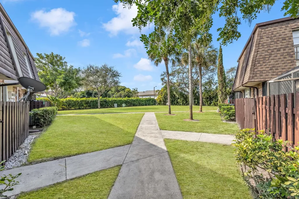 2540 NW 99 Avenue Coral Springs FL 33065