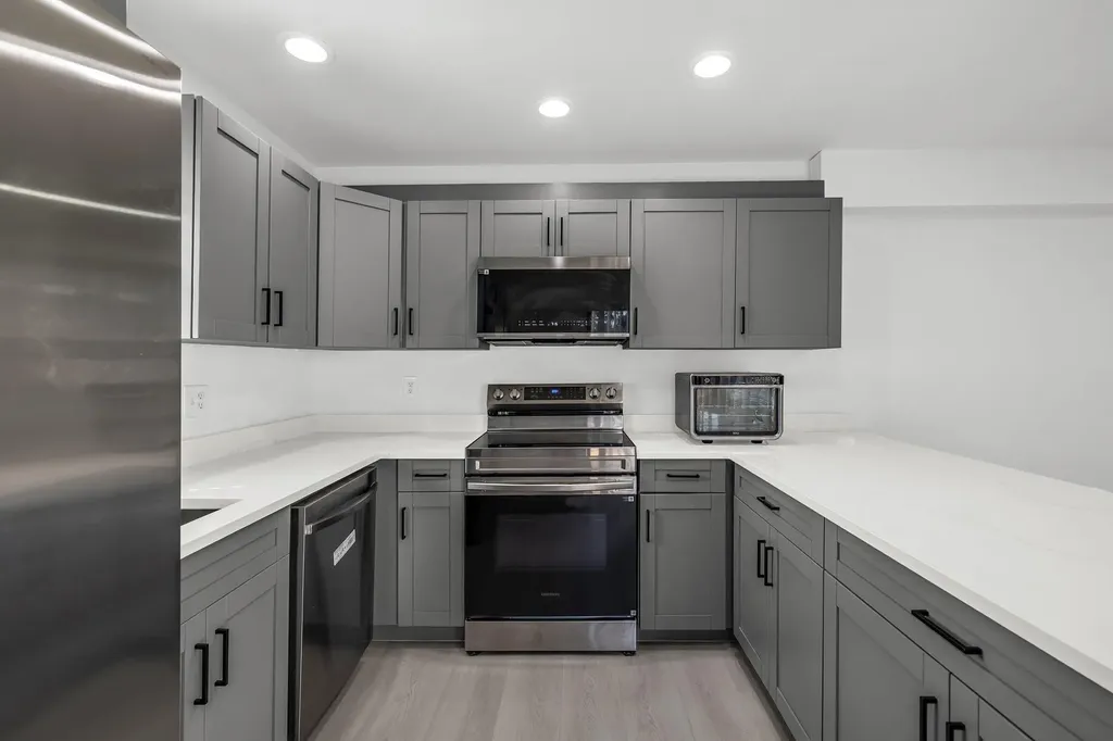 2540 NW 99 Avenue Coral Springs FL 33065