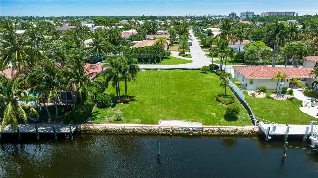 3020 NE 44th Street Lighthouse Point FL 33064