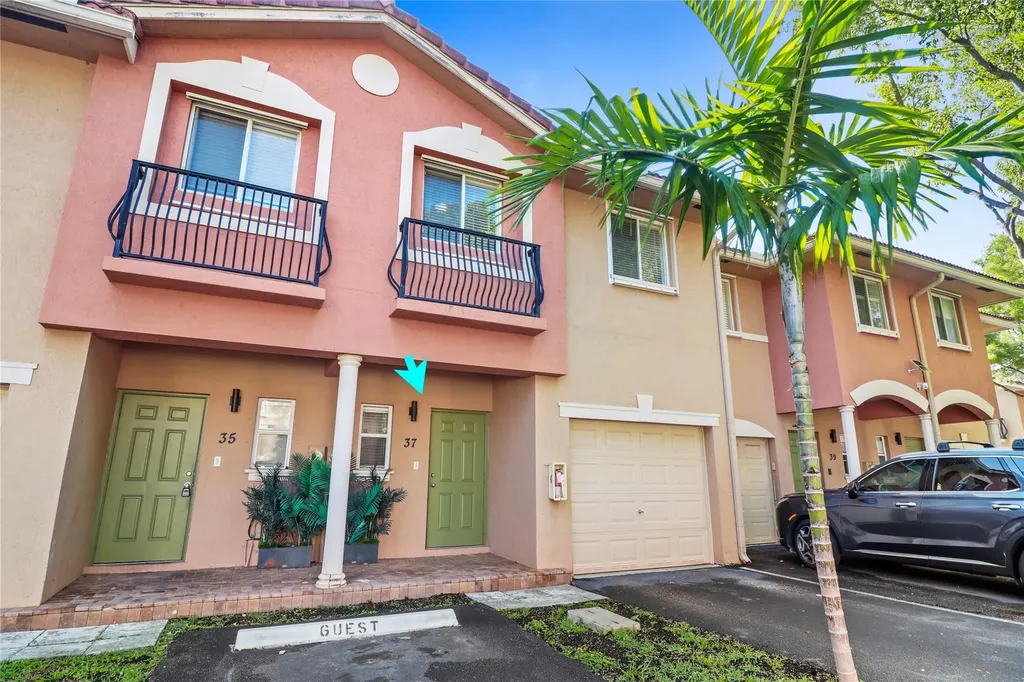 37 SE 3rd Avenue Hallandale Beach FL 33009