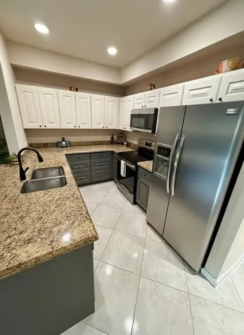 37 SE 3rd Avenue Hallandale Beach FL 33009