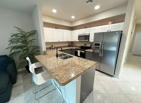 37 SE 3rd Avenue Hallandale Beach FL 33009