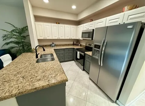 37 SE 3rd Avenue Hallandale Beach FL 33009