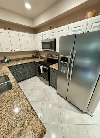 37 SE 3rd Avenue Hallandale Beach FL 33009